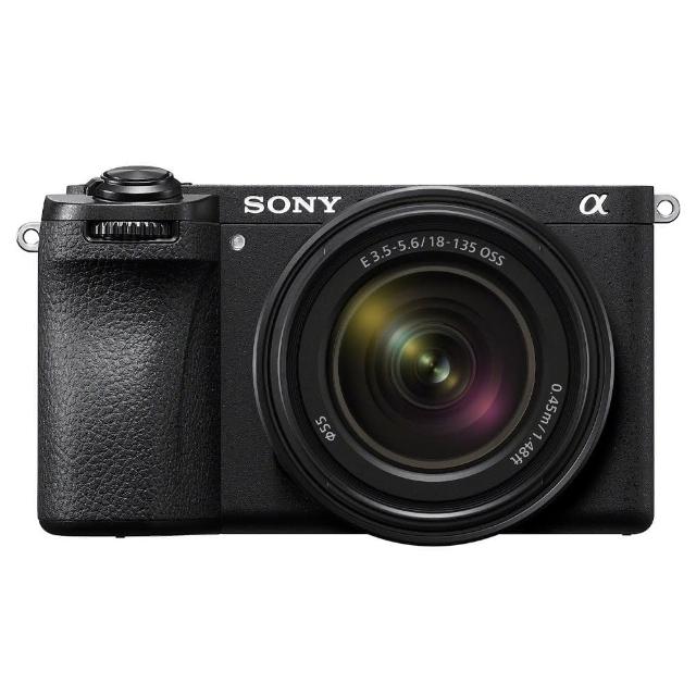  SONY 索尼 A6700 ILCE-6700 微單眼相機，搭載 APS-C 尺寸 CMOS 影像感應器，有效畫素約 2600 萬，支援 ISO 25600 以上高感光度拍攝。3.0 吋以上翻轉式螢幕，方便自拍與 vlog 創作。最快快門速度 1/4000 秒，視平式電子觀景器視野率 100%，機身輕巧僅約 409g (不含電池)，尺寸約 122.0 x 69.0 x 75.1 mm。儲存 SD/SDHC/SDXC 卡，片幅 APS-C，完美適合攝影愛好者。公司貨提供 24 個月保固，專業級效能讓創作無限可能！ 