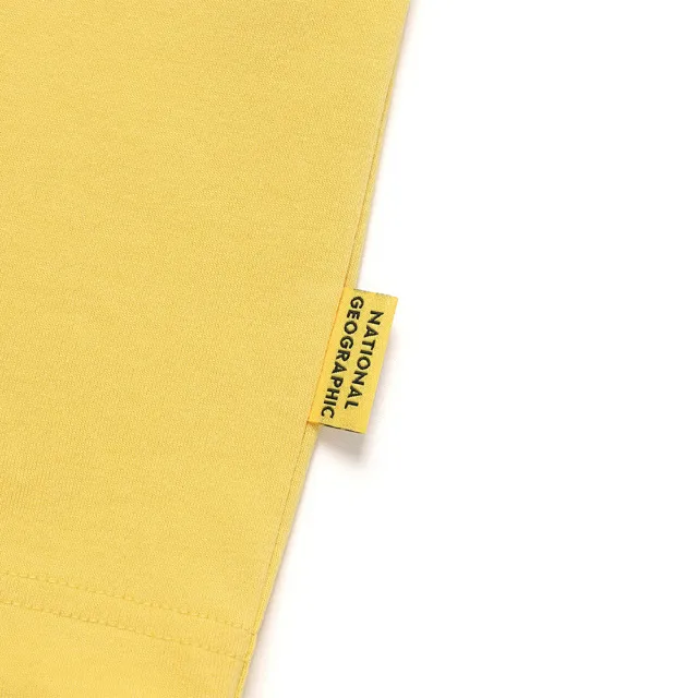 【National Geographic 國家地理官方旗艦】男女同款鴨嘴獸微寬鬆短袖上衣-黃色(環保材質/吸濕速乾)