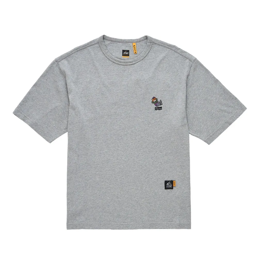 【5th STREET】男裝寬版動物窺腳繡圖短袖T恤-灰色(山形系列)