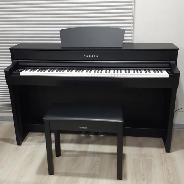 【Yamaha 山葉音樂】CLP735 88鍵 數位鋼琴 電鋼琴(送耳機/鋼琴保養油/琴椅/保固一年)