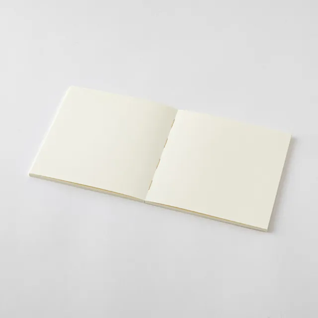 【MIDORI】《MD Notebook Thick 厚口筆記本》A5 方形 / 空白