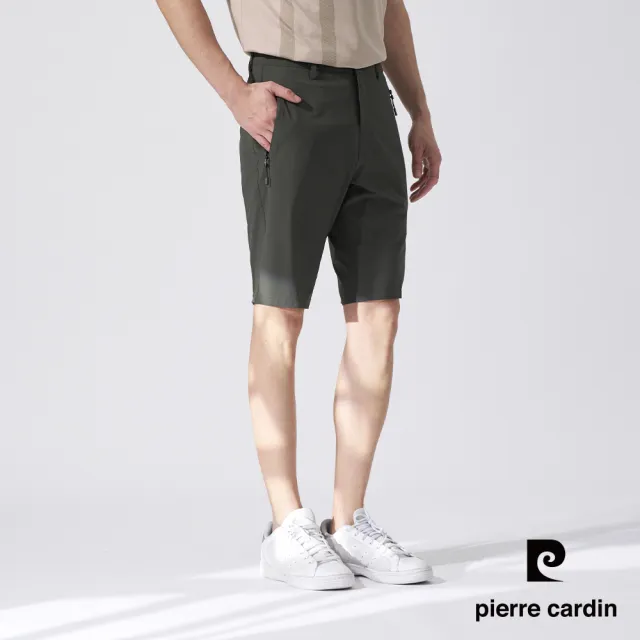 【pierre cardin 皮爾卡登】商務休閒 男款 彈性平口平紋休閒短褲-橄欖綠色(5247962-47)