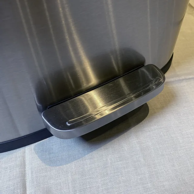 【YU Living 信歐傢居】方型不銹鋼腳踏雙層緩降蓋設計垃圾桶 12L(銀色/中尺寸) 廚房垃圾桶