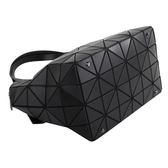 【ISSEY MIYAKE 三宅一生】BAOBAO 幾何方格皮質立體手提波士頓包M(霧面黑)