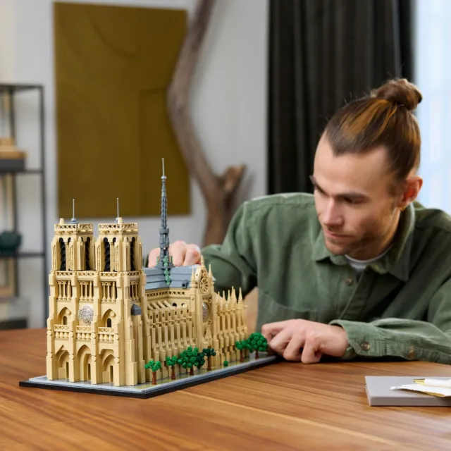 【LEGO 樂高】建築系列 21061 巴黎聖母院(法國地標 建築模型 禮物 居家擺設)