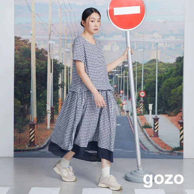 gozo 涼感格紋拼接抓褶造型洋裝(深藍)