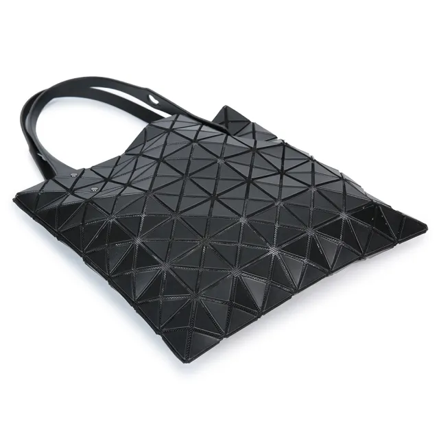 【ISSEY MIYAKE 三宅一生】PRISM MATTE 霧面方格7x7手提包(黑色)