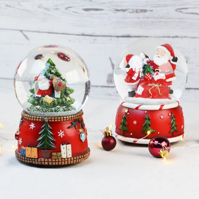【YU Living 信歐傢居】日本進口 聖誕樹音樂盒雪花球 6吋高(紅色/水晶球 桌上擺飾)