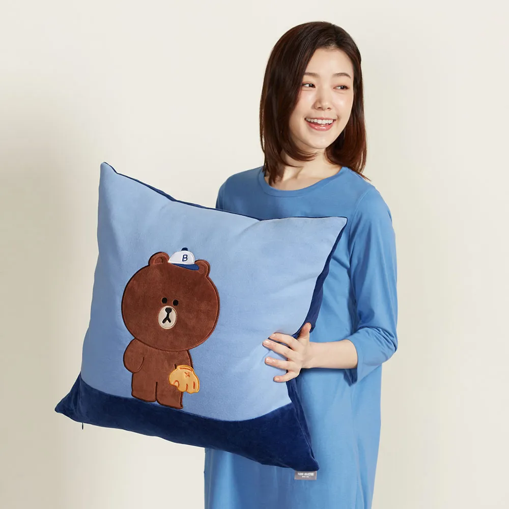 【YVONNE 以旺傢飾】熊大棒球方形抱枕 60x60公分(LINE FRIENDS)