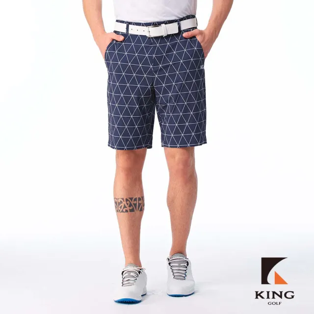 【KING GOLF】實體同步款-男款素色滿版菱格紋線條印花修身彈性休閒短褲/高爾夫球短褲(丈青)