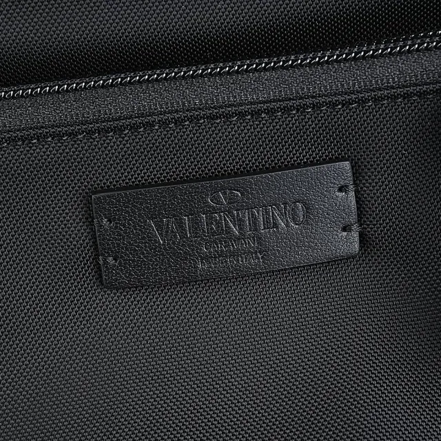 【VALENTINO 范倫鐵諾】VALENTINO GARAVANI經典VLTN字母刺繡尼龍手提斜背旅行包(黑x白字)