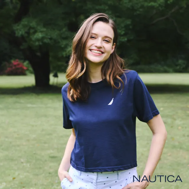 【NAUTICA】女裝 經典帆船刺繡LOGO短版T恤(深藍)