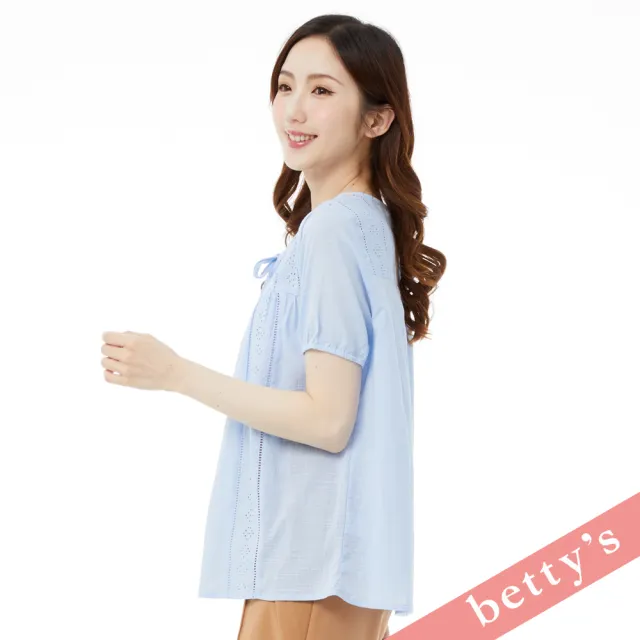 【betty’s 貝蒂思】波西米亞蕾絲拼接領口綁帶流蘇上衣(淺藍)