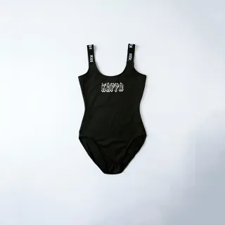 【KAPPA】官方直營  Kappa x Queena聯名限定 歌德風格Bodysuit連身衣(街頭聯名DJ系列)