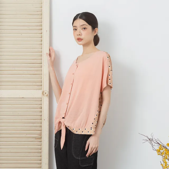 【MOSS CLUB】圓領假開襟下襬綁結後印花短袖上衣(桔 黃)