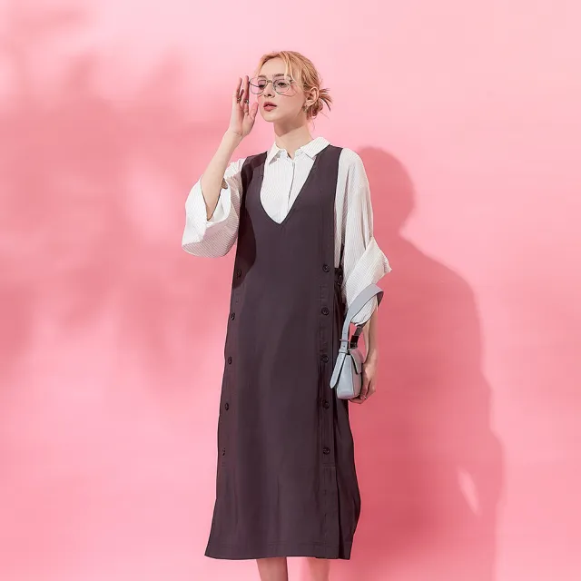 【ICHE 衣哲】Cop.Copine 無印簡約雙排扣設計大V造型長洋-兩色(灰)