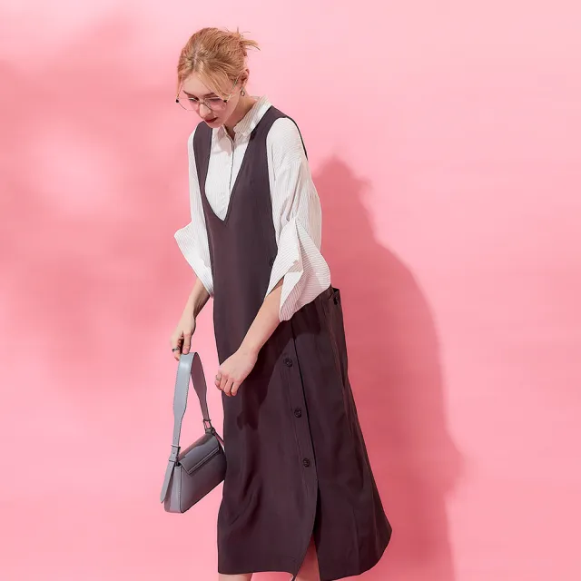 【ICHE 衣哲】Cop.Copine 無印簡約雙排扣設計大V造型長洋-兩色(灰)