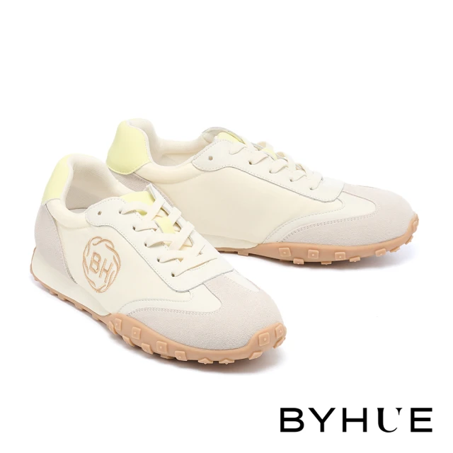 BYHUE BYHUE 美式懷舊LOGO電繡綁帶軟芯厚底休閒鞋(米白)