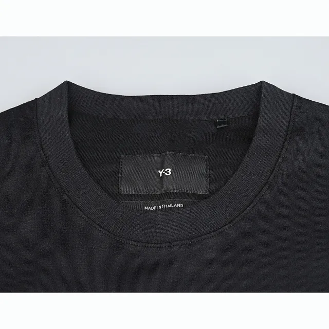 【Y-3 山本耀司】Y-3左前胸草寫線條白字LOGO設計純綿質圓領短袖T恤(平輸品/男女款/黑x白)