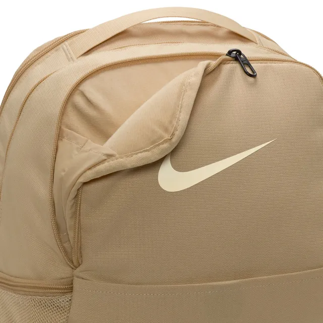 【NIKE 耐吉】後背包 運動包 書包 旅行包 登山包 NK BRSLA M BKPK - 9.5 24L 卡其 DH7709-252