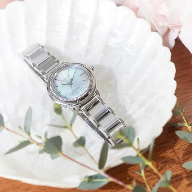 【CITIZEN 星辰】L系列 白蝶貝光動能女錶-銀31.2mm(EM1100-84D)