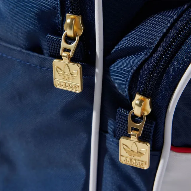【adidas 愛迪達】後背包 運動包 書包 旅行包 登山包 SPORT BACKPACK 白藍 IX7436