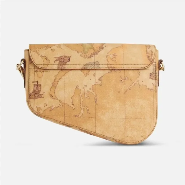 【Alviero Martini】義大利地圖包 斜角翻蓋寬背帶肩背包25cm(地圖黃 )