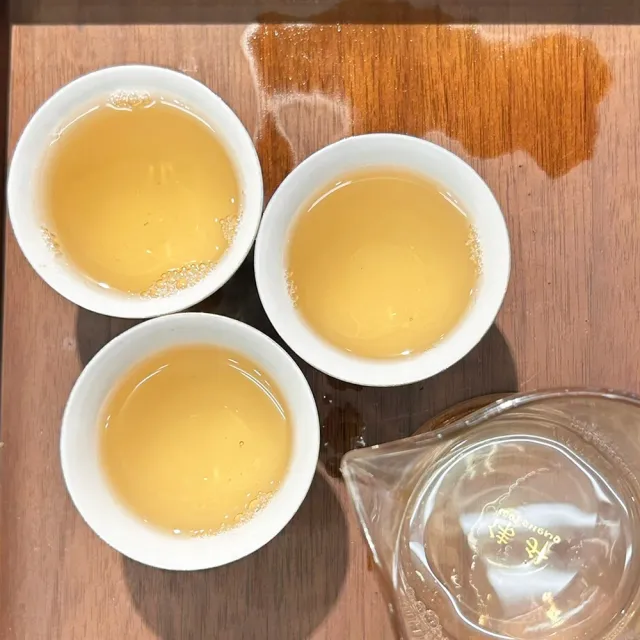 【藏古祥館】千羽班章普洱茶(羽毛種龍珠 生茶 龍珠 普洱 班章 沱茶)