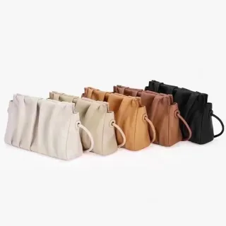 【LEEHER】雙11 女生斜背包/肩背包/包包/女包/真皮包包/雲朵包/側背包/簡約風格/軟牛皮包包/斜 