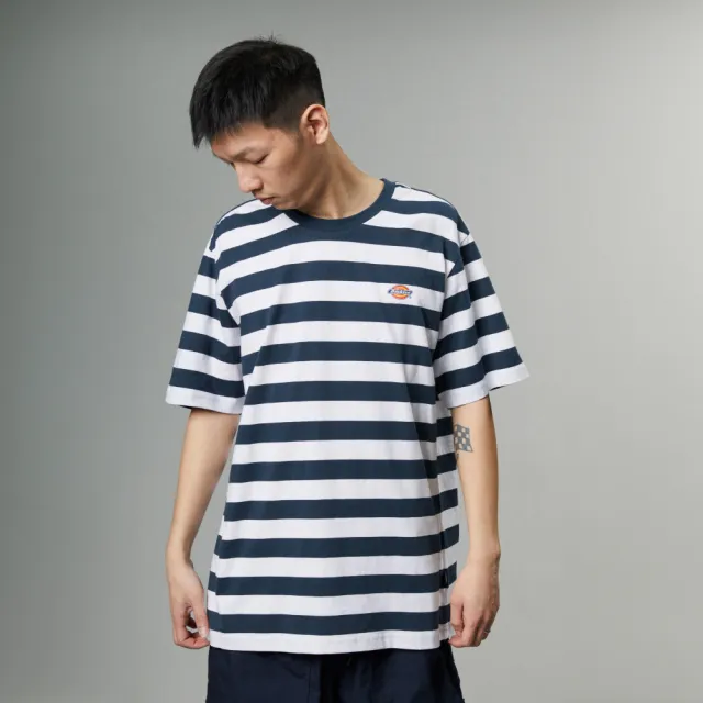 【Dickies】男女款海軍藍撞色條紋純棉胸前品牌Logo印花短袖T恤｜DK012957AF0