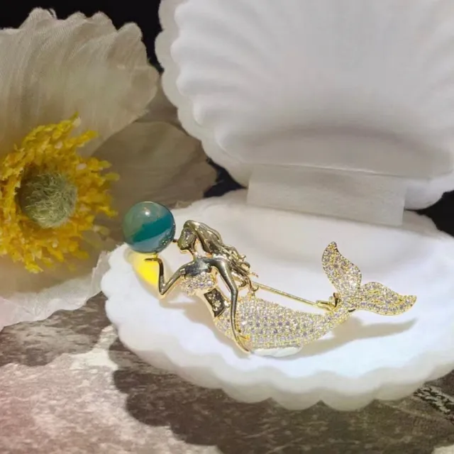 【勝弘珠寶】多明尼加藍珀美人魚胸針-8mm