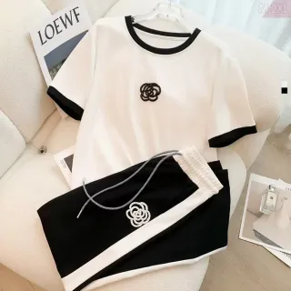【Amay Style 艾美時尚】夏新品 套裝 中大尺碼女裝 小香風運動休閒山茶花拼色寬褲套裝。M-2XL(2色.預購)