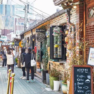 【喜鴻假期】【購物1站．悠遊首爾半自助５日】無動力滑車、通仁市場銅錢交易、新塗鴉秀、兩晚市區