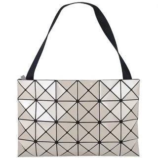 【ISSEY MIYAKE 三宅一生】BAOBAO 亮面方格4x6斜背包(米色/大)