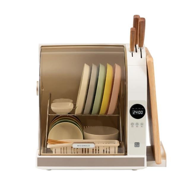 NICONICO NI-K2016 微電腦紫外線烘碗機，採用2W功率253.7nm紫外線殺菌技術，快速消毒餐具筷子，適合5人份家庭使用。觸控式面板操作簡單，上掀式開門設計方便取物。不鏽鋼與ABS材質耐用，桌上型安裝輕鬆，額定340W功率，110V/60Hz電壓。尺寸約369x318x406mm，重量3.5kg，包含餐盤層架與筷子收納架。一年保固，BSMI認證安全可靠，中國製造。