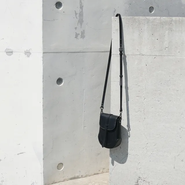 【Darker Than Black】雙11 Mini Eraser Shoulder Bag 迷你圓弧隨身包(側背包/單肩包/斜背包/手 