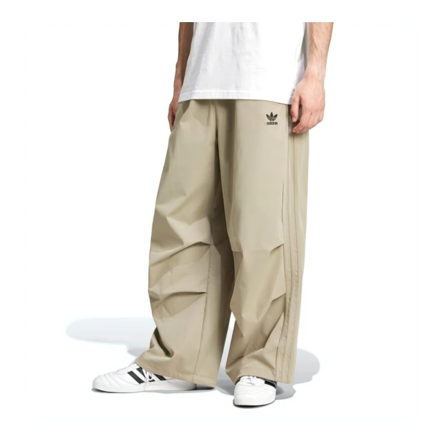 adidas 愛迪達 Parachute Pant 男 長褲 運動 休閒 三葉草 寬鬆 簡約 卡其(IZ4849)