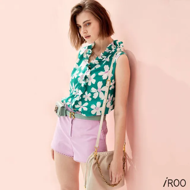 【iROO】蕾絲花瓣邊飾短褲