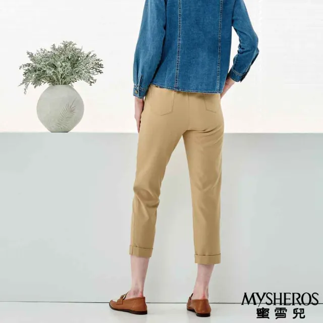 【MYSHEROS 蜜雪兒】休閒造型九分褲 前釦拉鍊後鬆緊 反摺褲管設計(卡其)
