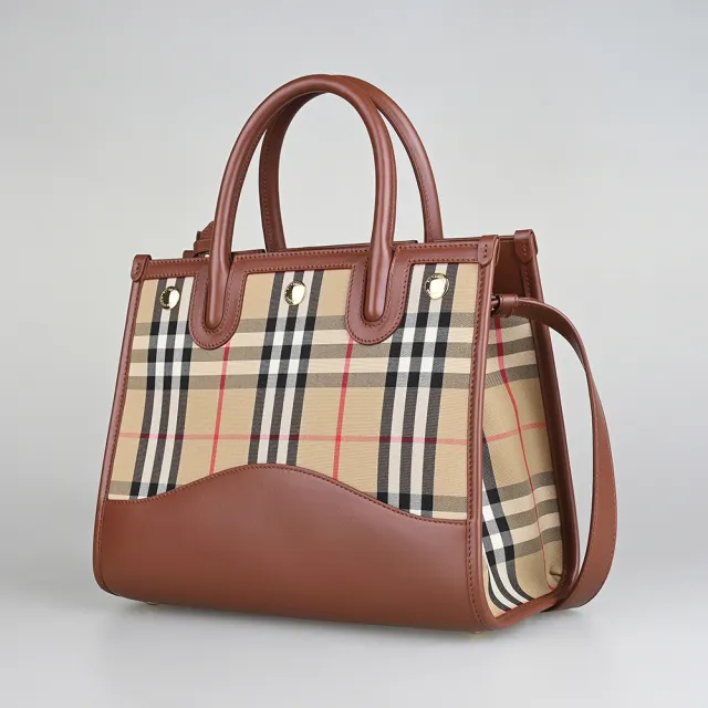 【BURBERRY 巴寶莉】BURBERRY Title金釦LOGO帆布拼接小牛皮吊釦式手提/斜背包(駝x米格紋)