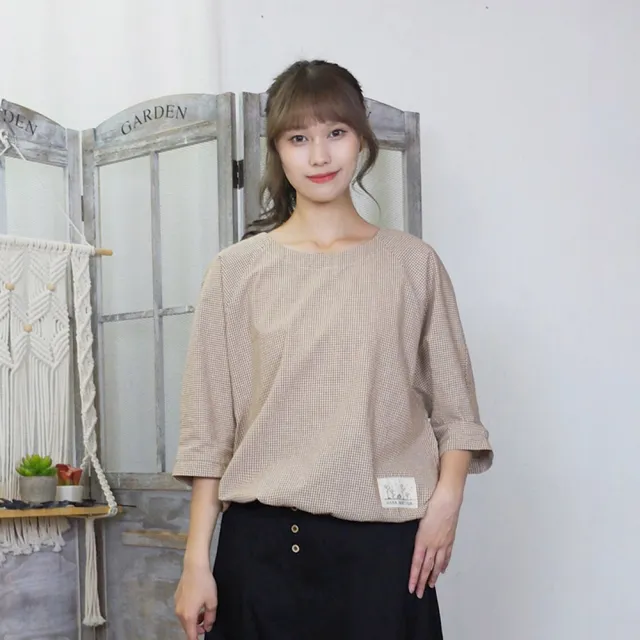 【Hana Mokuba】花木馬日系女裝圓領七分袖下襬收口細格紋上衣(上衣)