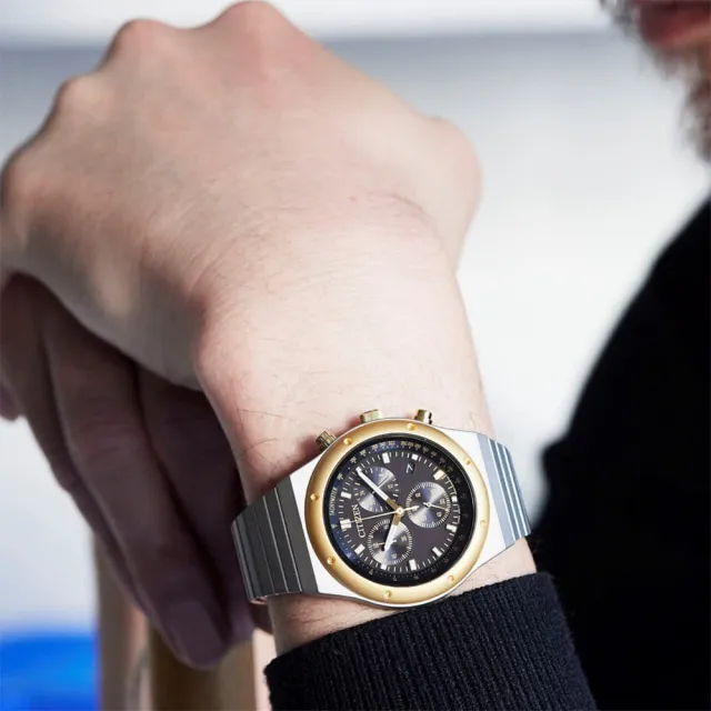 【CITIZEN 星辰】昭和金限定款 限量光動能三眼計時手錶 中性錶 38mm 母親節 禮物 男錶(AT2544-64E)