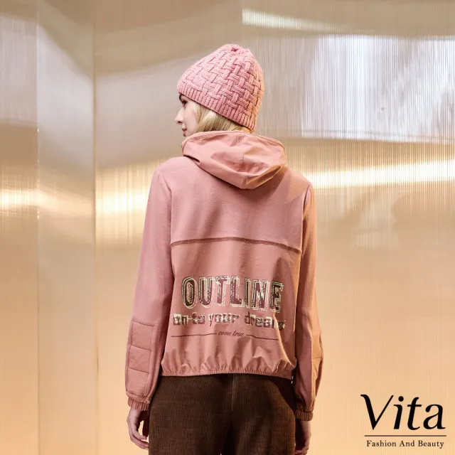 【MYSHEROS 蜜雪兒】VITA 造型抽繩連帽上衣 後背字母印花 鬆緊縮口袖及下擺(粉桔)