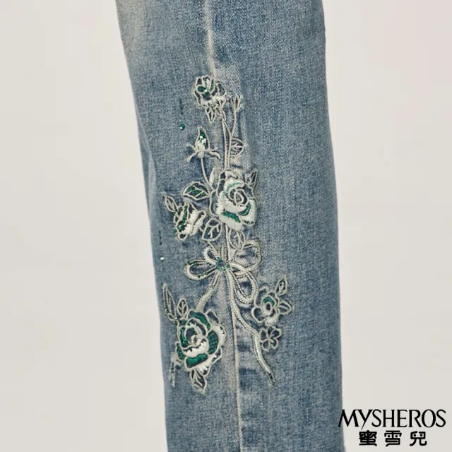 【MYSHEROS 蜜雪兒】高含棉牛仔褲 前釦拉鍊後鬆緊 花卉刺繡珠鑽設計(藍)