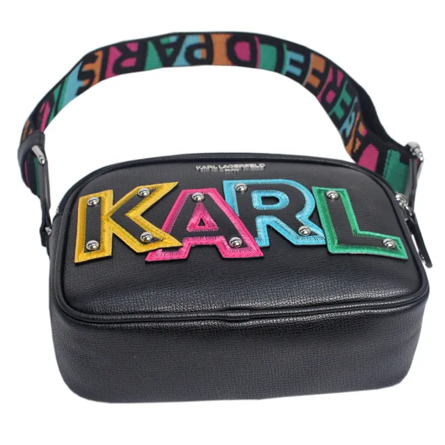【KARL LAGERFELD 卡爾】彩色品牌字母大LOGO字母背帶防刮皮革相機斜背包(黑)