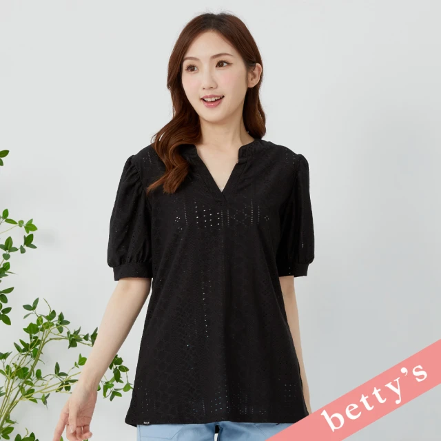 betty’s 貝蒂思 鏤空蕾絲半開襟立領澎袖T-shirt(黑色)