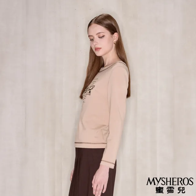 【MYSHEROS 蜜雪兒】圓領造型上衣 豹紋燙金 英字印花(卡其)