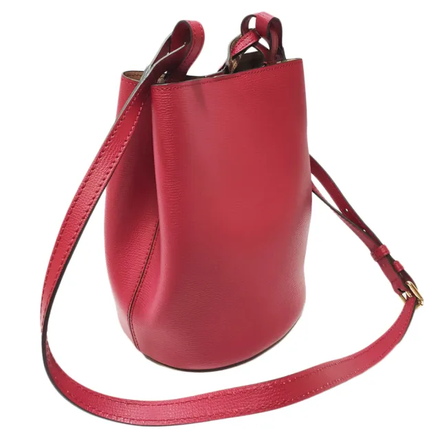 【BURBERRY 巴寶莉】40571531 經典素色質感皮革水桶款肩背/斜背包(紅色)