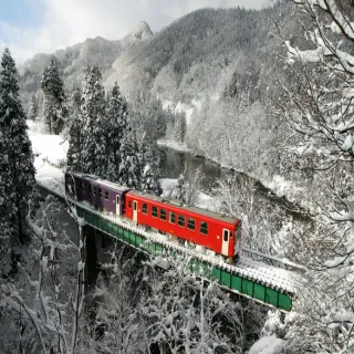 【喜鴻假期】【藏王樹冰．東北雙鐵道６日】銀山溫泉、縱貫鐵道、暖爐列車、石燒料理、三溫泉