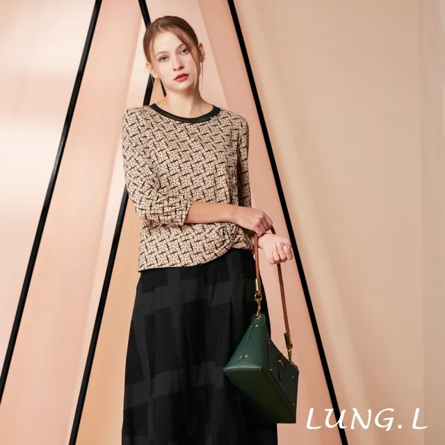 【LUNG.L 林佳樺】LR13A卡其色滿版印花下擺扭結七分袖女裝上衣(秋冬新品)